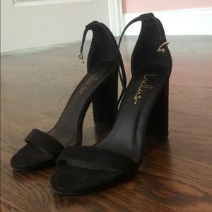Lulu’s black block heels
